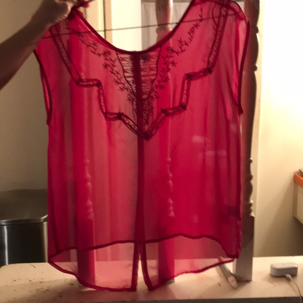 Ladies sleeveless top